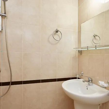 Kirov בית הארחה רבדה