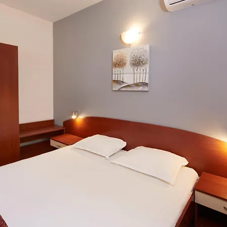 בית הארחה Kirov רבדה