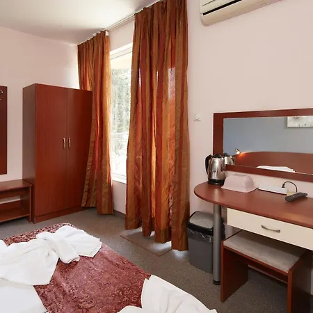 בית הארחה Kirov רבדה