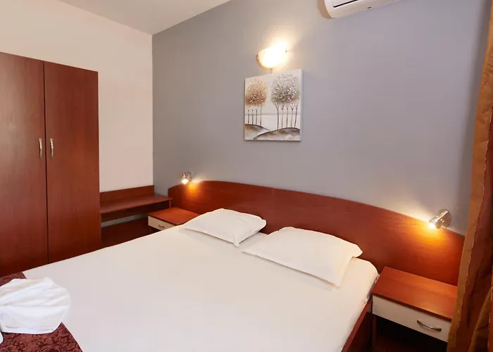 בית הארחה Kirov רבדה